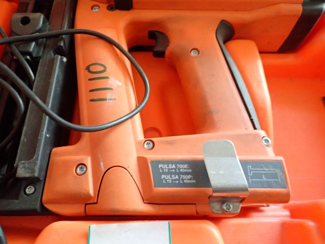 755119-6 Bolt pistol SPIT PULSA 700P