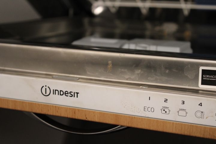 764408-5 Complete kitchen, 2 dishwashers, 3 micro, 3 refrigerators 60x210x90 cm