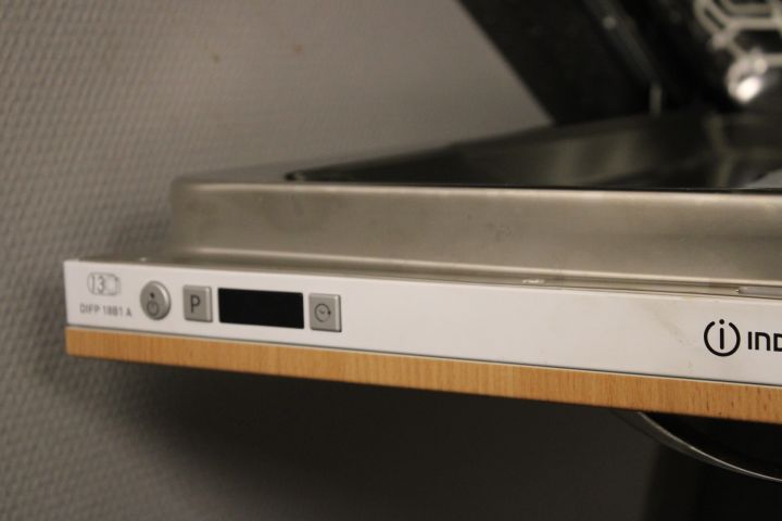 764408-6 Complete kitchen, 2 dishwashers, 3 micro, 3 refrigerators 60x210x90 cm