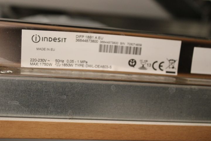 764408-7 Complete kitchen, 2 dishwashers, 3 micro, 3 refrigerators 60x210x90 cm