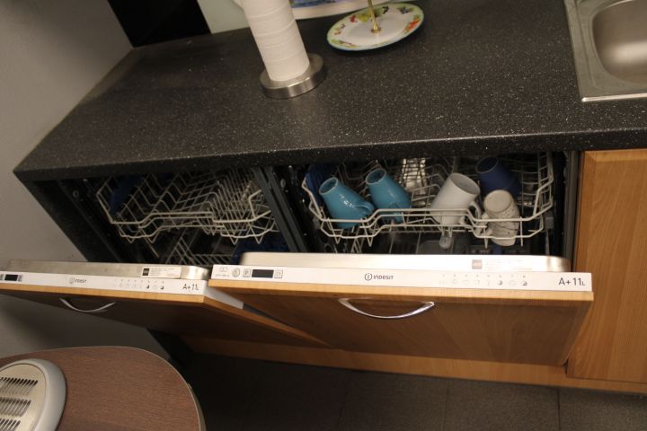 764408-9 Complete kitchen, 2 dishwashers, 3 micro, 3 refrigerators 60x210x90 cm