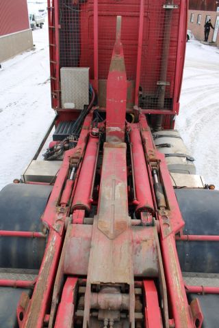 765576-27 Roll barrel changer with hook arm Volvo FH12-37 8X4 1999 414 hp