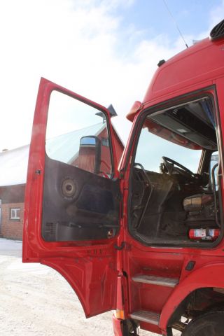 765576-36 Roll barrel changer with hook arm Volvo FH12-37 8X4 1999 414 hp