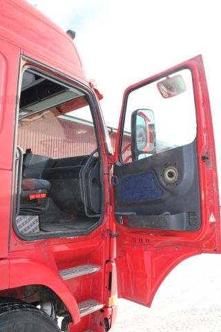 765576-37 Roll barrel changer with hook arm Volvo FH12-37 8X4 1999 414 hp