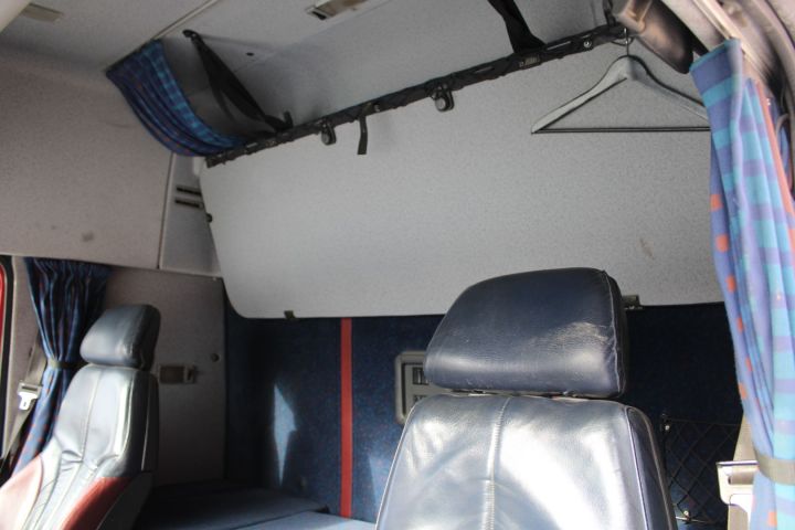 765576-38 Roll barrel changer with hook arm Volvo FH12-37 8X4 1999 414 hp