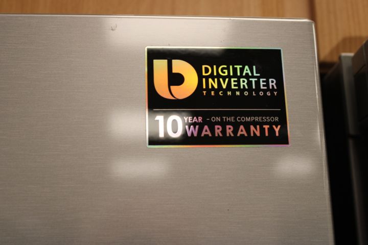 764408-16 Complete kitchen, 2 dishwashers, 3 micro, 3 refrigerators 60x210x90 cm