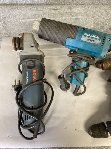 745536-6 Collection of power tools