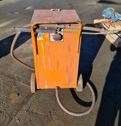 762704-1 KEW Water and sandblasting