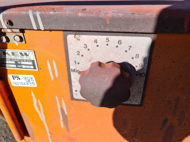 762704-6 KEW Water and sandblasting