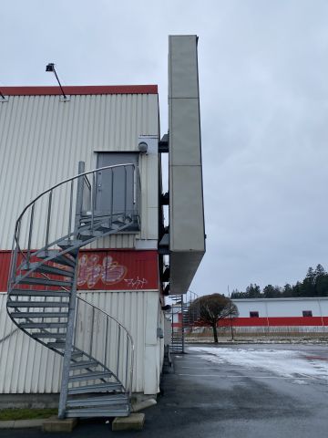 766463-15 Digital advertising screen 64 m2