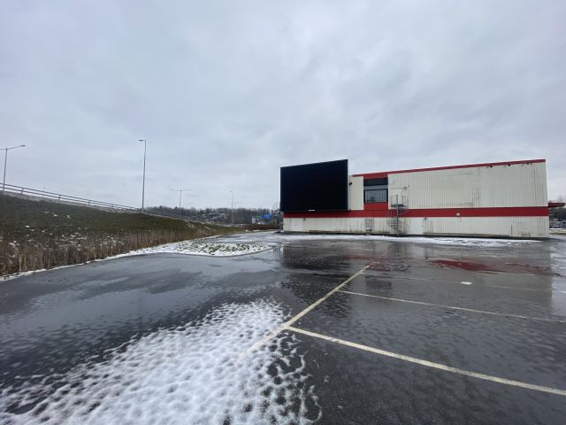 766463-16 Digital advertising screen 64 m2