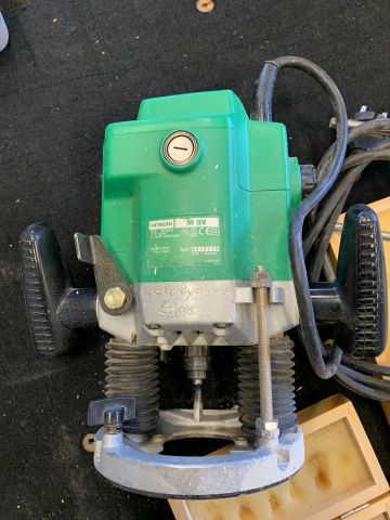 760458-2 Hand router Hitachi M 8V with accessories