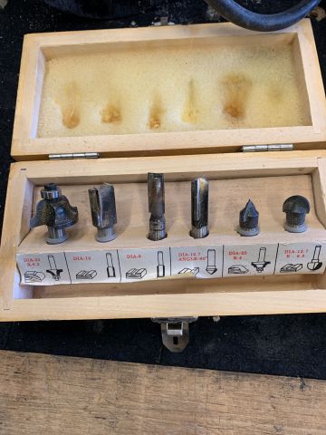 760458-6 Hand router Hitachi M 8V with accessories