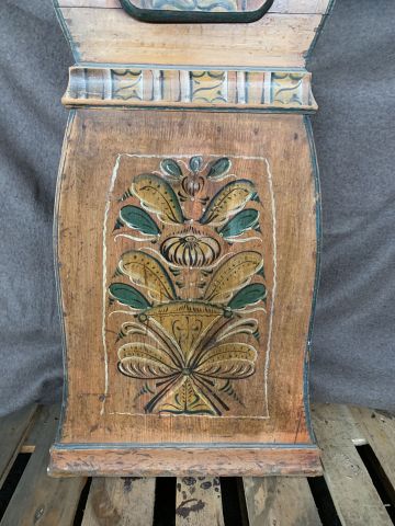 686478-4 Older (1864) pumpkin-painted Mora bell