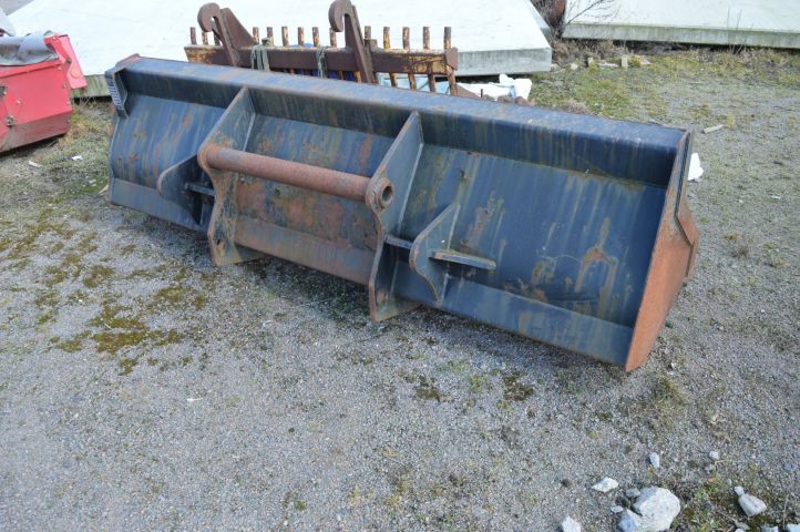 717619-3 Manitou scoop C3R1000, -06