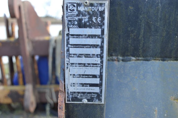 717619-5 Manitou scoop C3R1000, -06