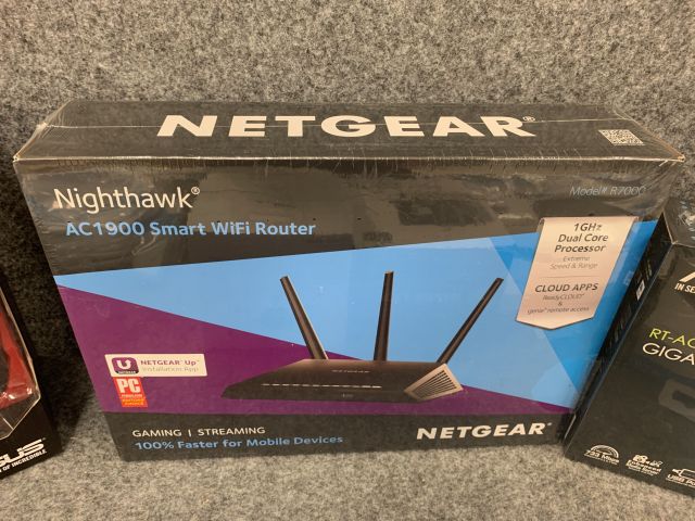 760089-4 IT materials, cables, headphones, etc.