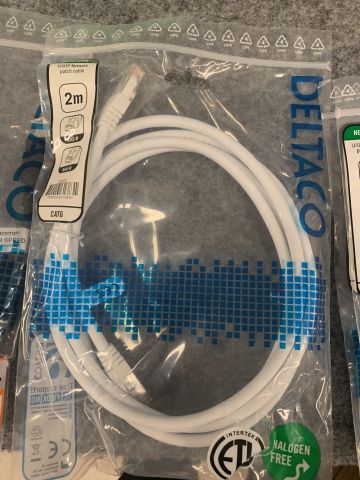 760089-10 IT materials, cables, headphones, etc.