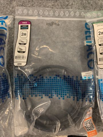 760089-11 IT materials, cables, headphones, etc.