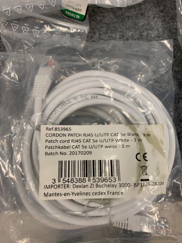 760089-13 IT materials, cables, headphones, etc.