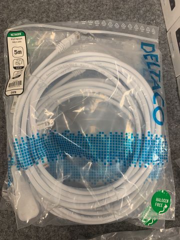 760089-14 IT materials, cables, headphones, etc.