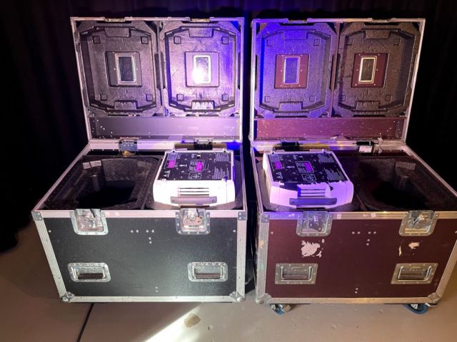 717625-12 Martin MAC 250, 5 pcs krypton, 4 pcs wash with flight case