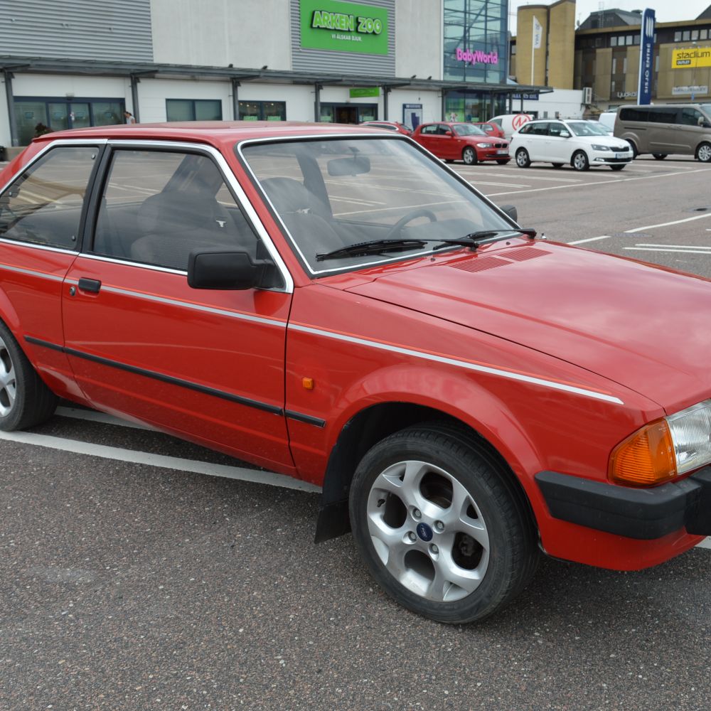 767291-2 Ford Escort -1986