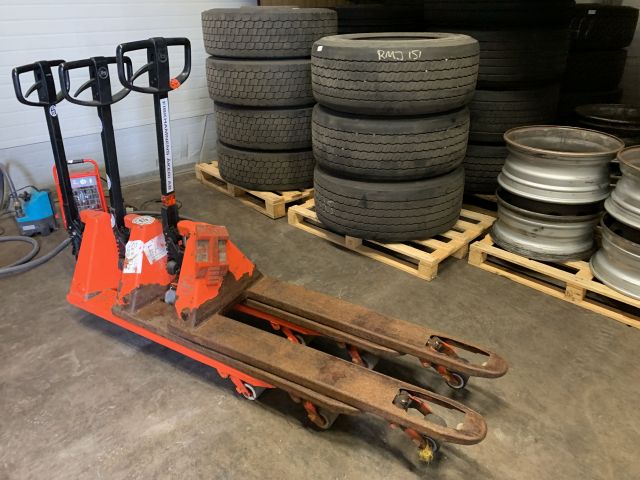 758571-1 Pallet puller 3 pcs 2300kg