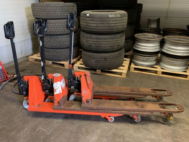 758571-2 Pallet puller 3 pcs 2300kg