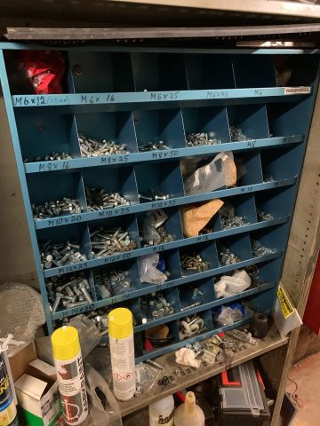 758545-27 Verkstadsinredning och innehåll