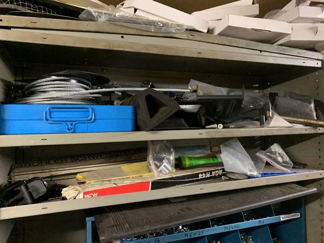 758545-28 Verkstadsinredning och innehåll