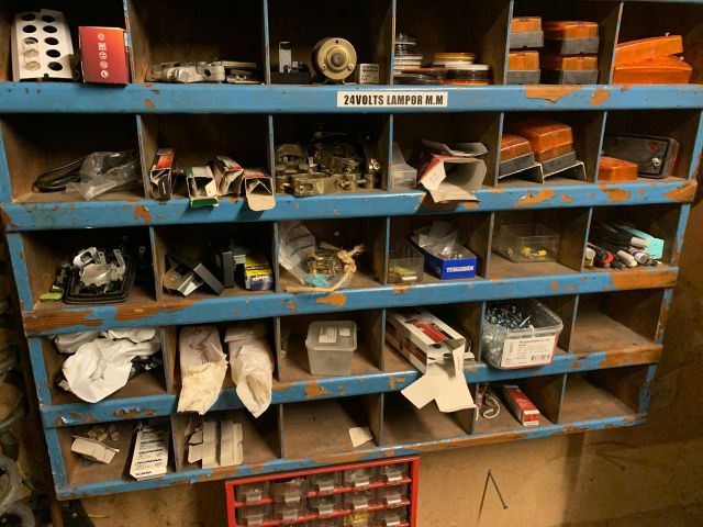 758545-32 Verkstadsinredning och innehåll