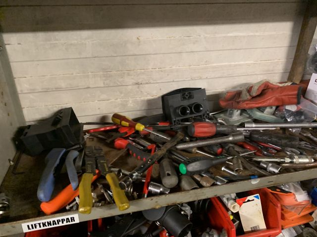 758545-42 Verkstadsinredning och innehåll