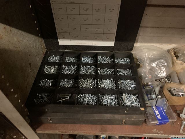 758545-45 Verkstadsinredning och innehåll