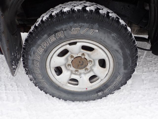 687402-13 A-Tractor Toyota Hilux -2011 Reg: MFE081