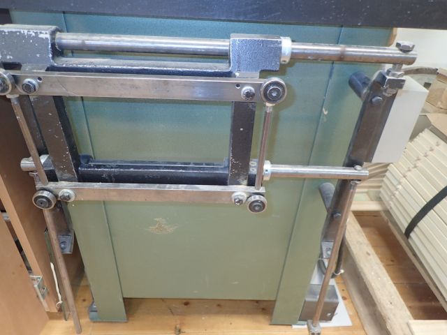 689170-2 Vertical cutter Luna