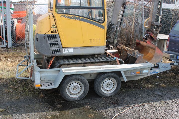 691476-59 Excavator, PEL JOB EB200 -09, with trailer, 3 buckets, frost hook and cutter