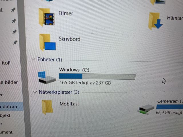 758633-3 Laptop HP ProBook 440 G4 with two screens, docking station etc.