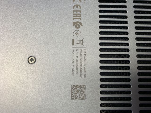 758633-5 Laptop HP ProBook 440 G4 with two screens, docking station etc.