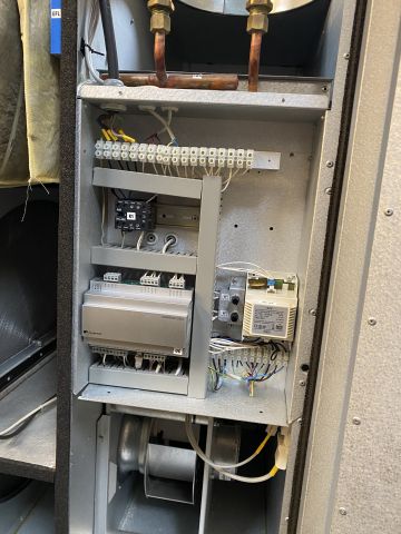 704212-18 Top-connected air handling unit - System Air - model: Topvex TR04