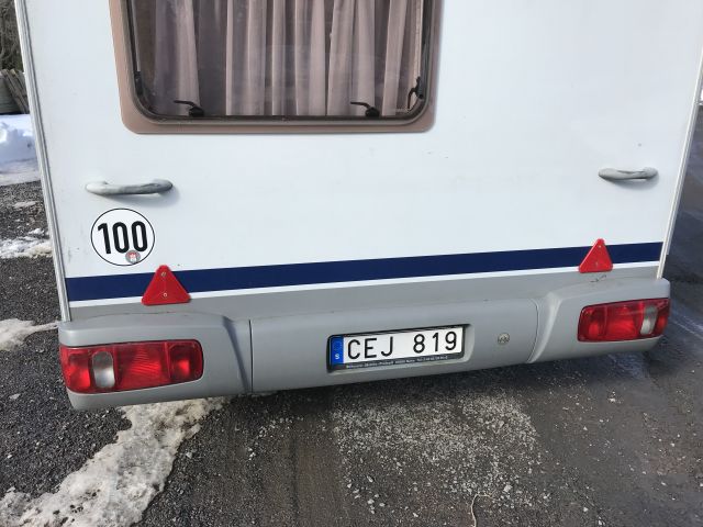 769293-10 Husvagn Dethleffs Camper 2004 ( CEJ 819)