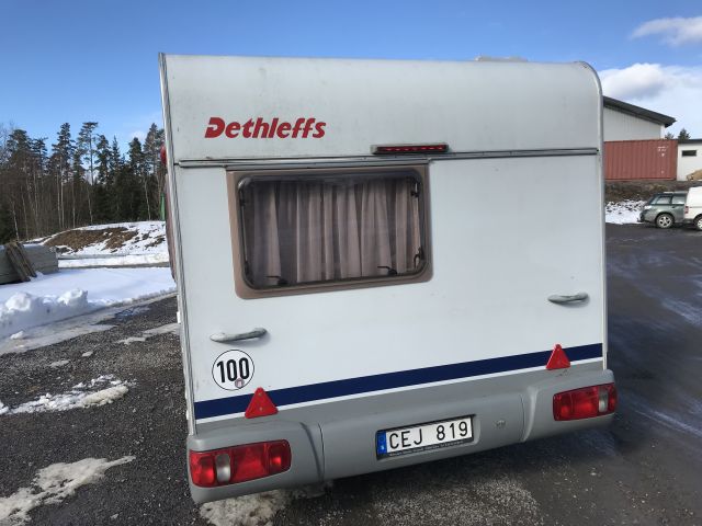 769293-12 Husvagn Dethleffs Camper 2004 ( CEJ 819)