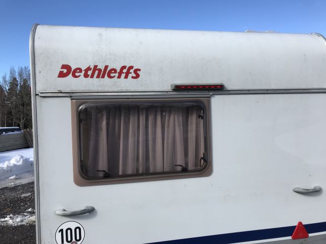 769293-14 Husvagn Dethleffs Camper 2004 ( CEJ 819)