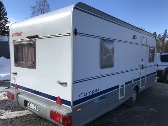 769293-18 Husvagn Dethleffs Camper 2004 ( CEJ 819)