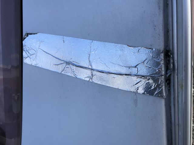 769293-26 Husvagn Dethleffs Camper 2004 ( CEJ 819)