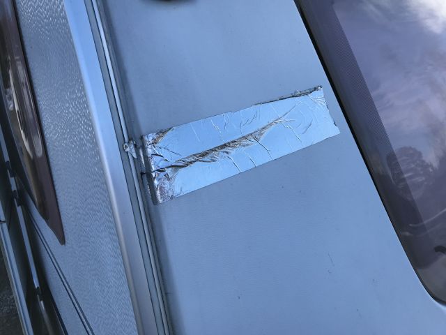 769293-31 Husvagn Dethleffs Camper 2004 ( CEJ 819)