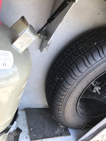 769293-37 Husvagn Dethleffs Camper 2004 ( CEJ 819)