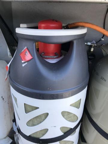 769293-39 Husvagn Dethleffs Camper 2004 ( CEJ 819)