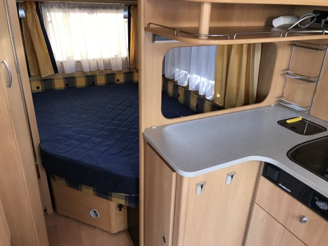 769293-48 Husvagn Dethleffs Camper 2004 ( CEJ 819)