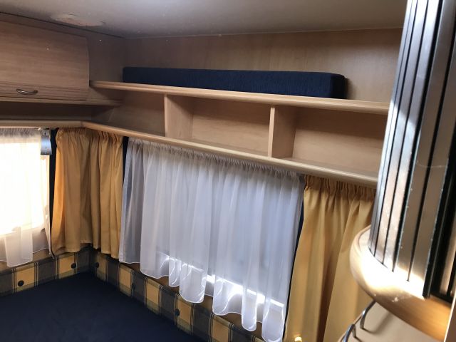 769293-52 Husvagn Dethleffs Camper 2004 ( CEJ 819)